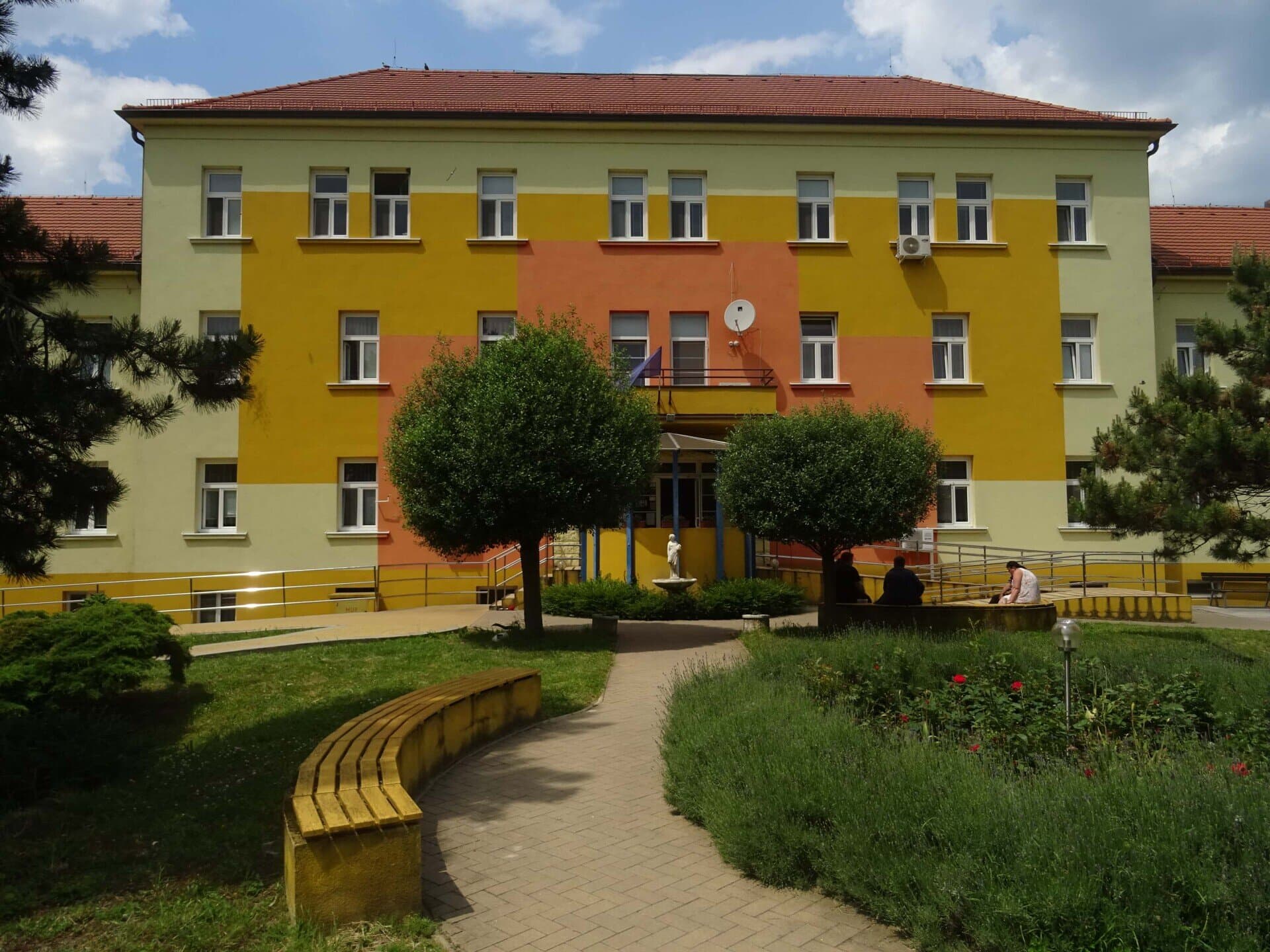 Domov dôchodcov a domov sociálnych služieb pre dospelých v Holíči - fotka 2